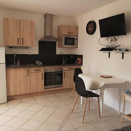 Appartement 2 Pieces Avec Terrasse Proche Mer Et Commerces Ouistreham Bagian luar foto